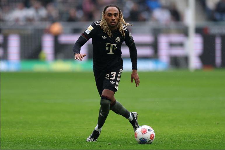 开云网站-法尔克：埃弗顿、马赛和里昂都对博埃有兴趣，但他不想转会