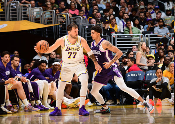 开云登录网址入口-东契奇近3战场均31.7分命中率57%！赛后谈外界批评：我尽量不理会